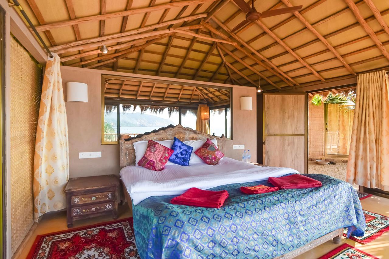 Holiday park Dwarka Goa Cola