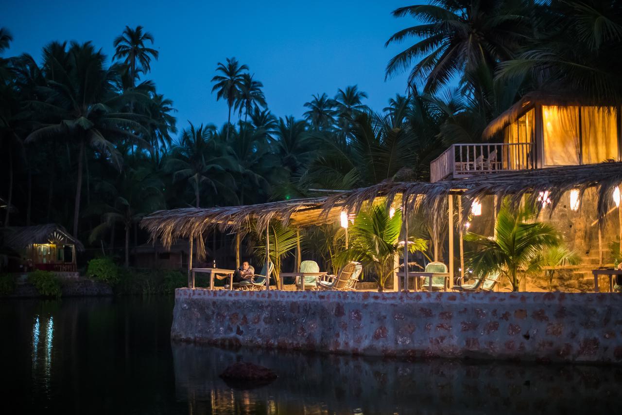 Holiday park Dwarka Goa *